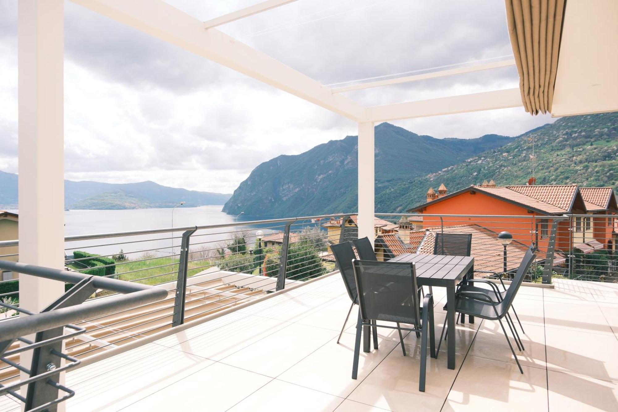 Costa Blu - Terrace Overlooking The Lake & Pool Riva di Solto Exterior foto