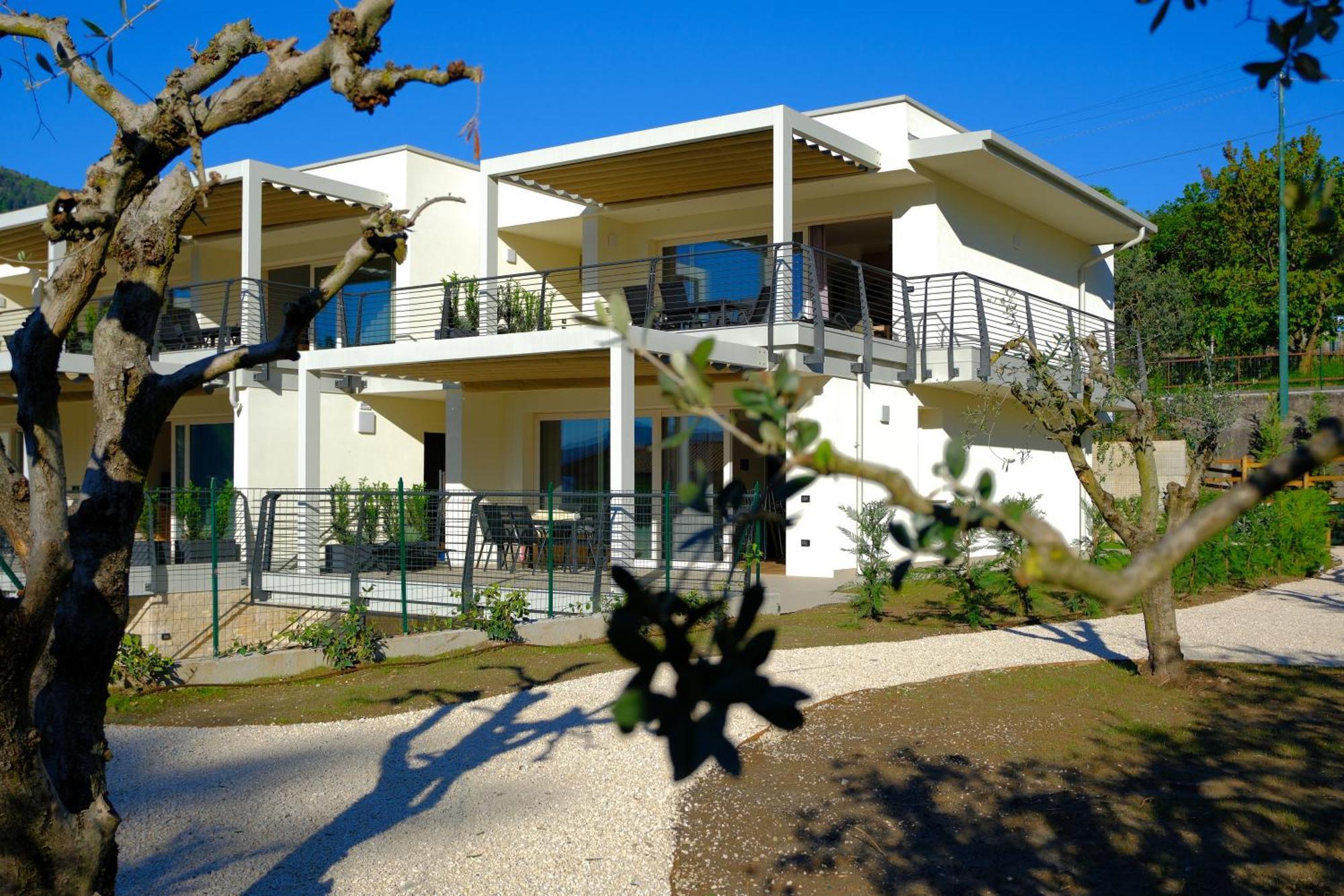 Costa Blu - Terrace Overlooking The Lake & Pool Riva di Solto Exterior foto